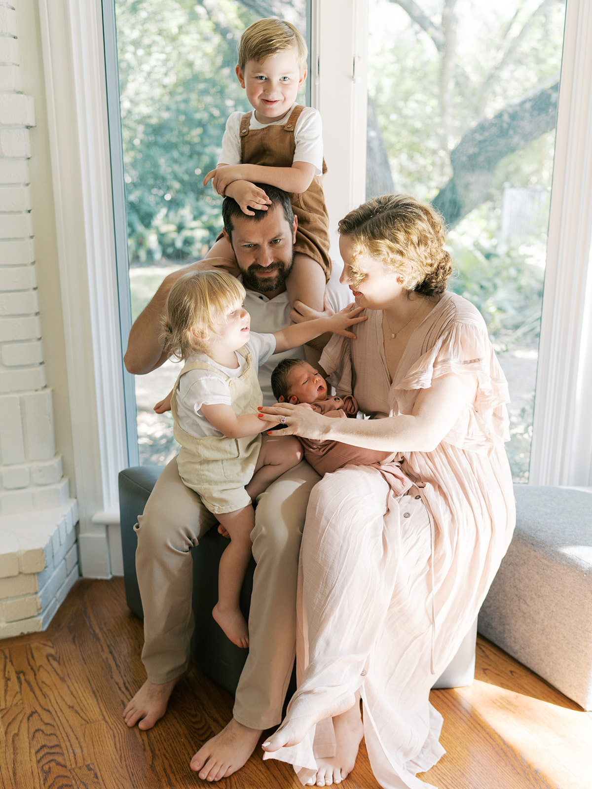 candid family photos from lifestyle newborn session