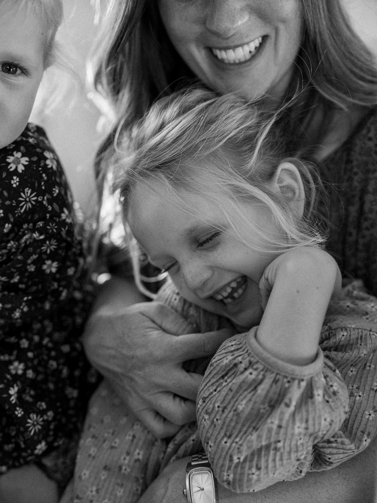 timeless and candid family photos from San Antonio in-home session 